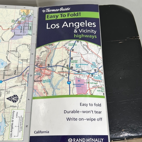 Rand McNally - Foldable Los Angeles & Vicinity Map - Picture 1 of 4